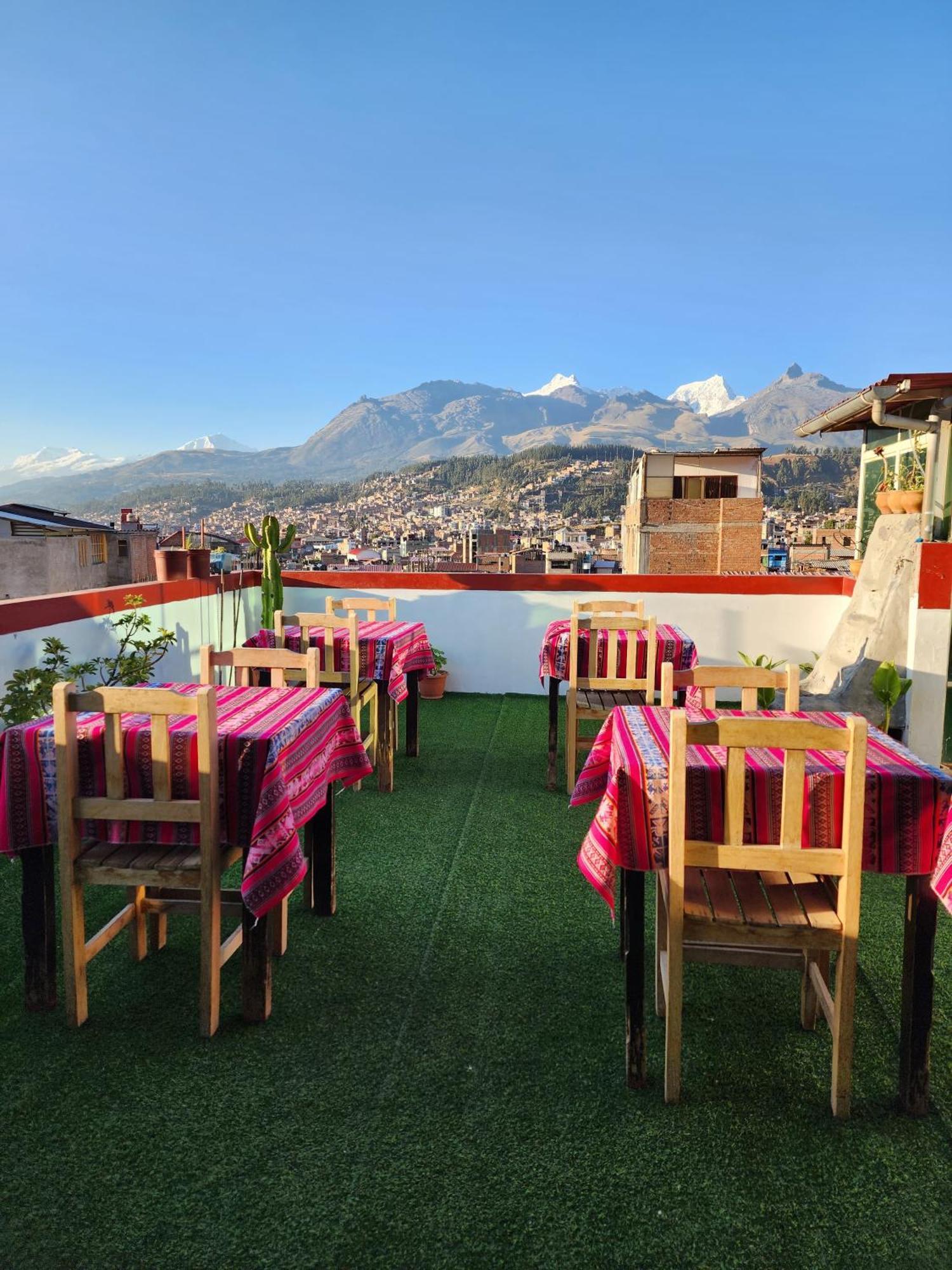 Lhotse Hostel B&B Huaraz  Exterior photo