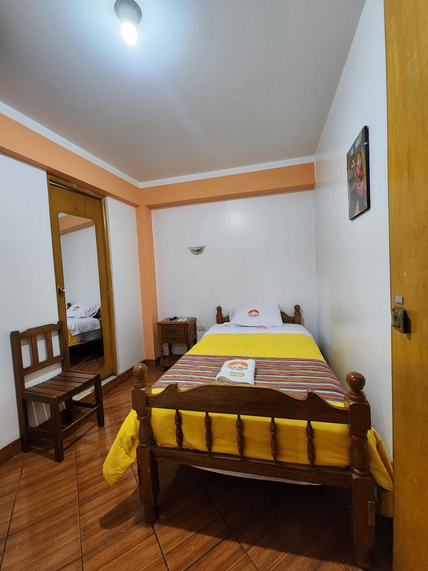 Lhotse Hostel B&B Huaraz  Exterior photo