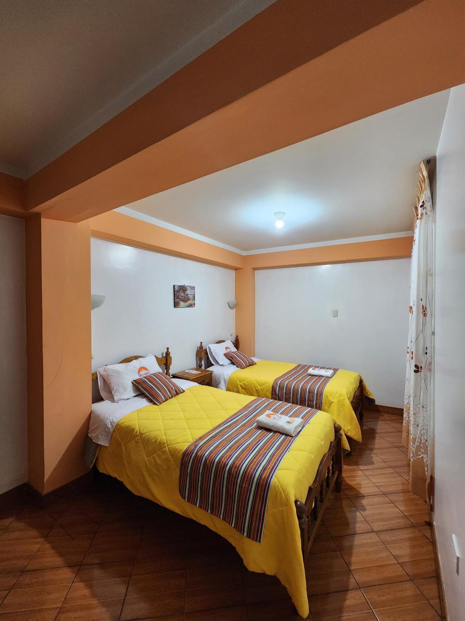 Lhotse Hostel B&B Huaraz  Exterior photo
