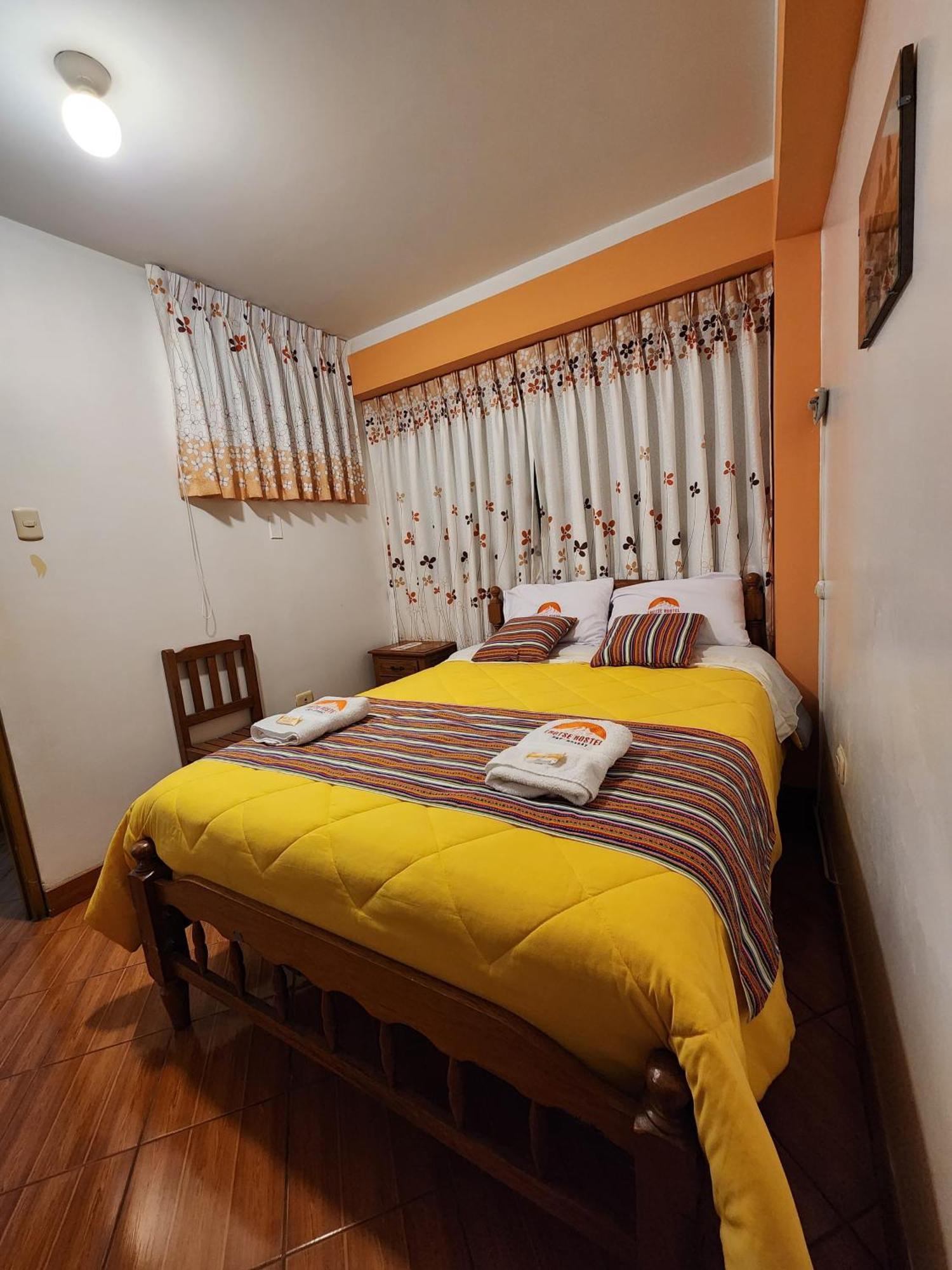 Lhotse Hostel B&B Huaraz  Exterior photo