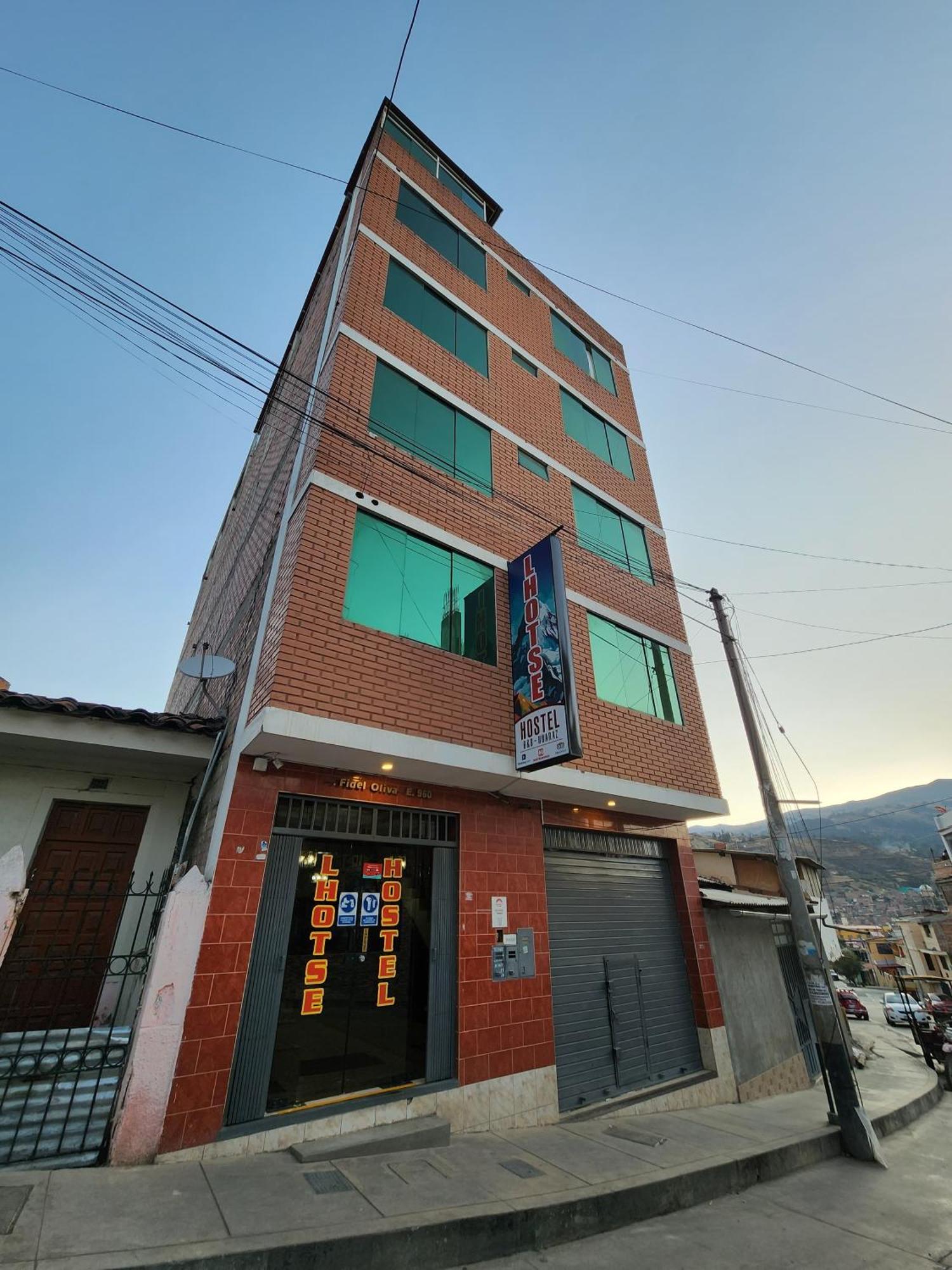 Lhotse Hostel B&B Huaraz  Exterior photo